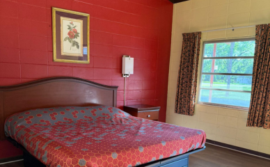 stay in rooms at royal inn quincy