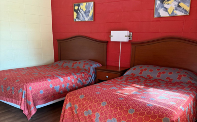 stay in rooms at royal inn quincy FL